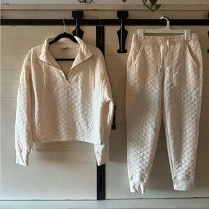 DSG Women's Cream Quilted Jogger Set